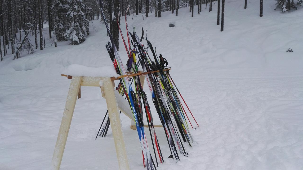 Kuerkievari Kuerhostel Äkäslompolo Exteriör bild