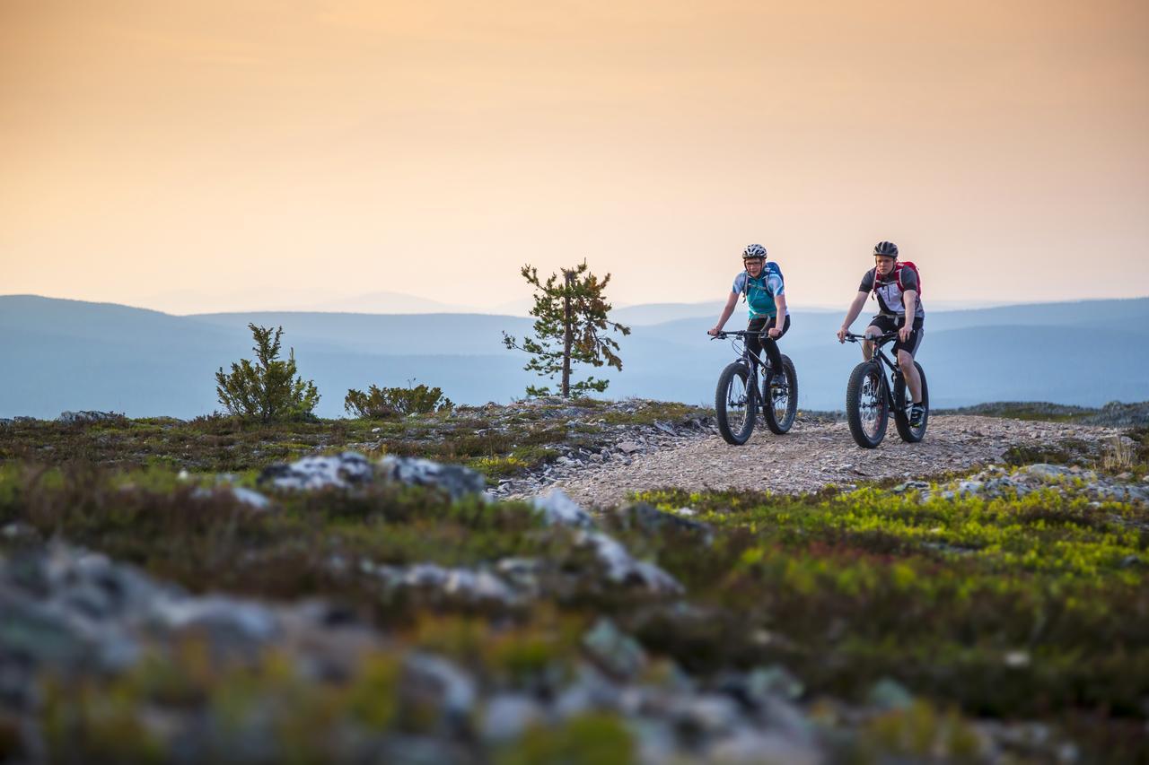 Kuerkievari Kuerhostel Äkäslompolo Exteriör bild